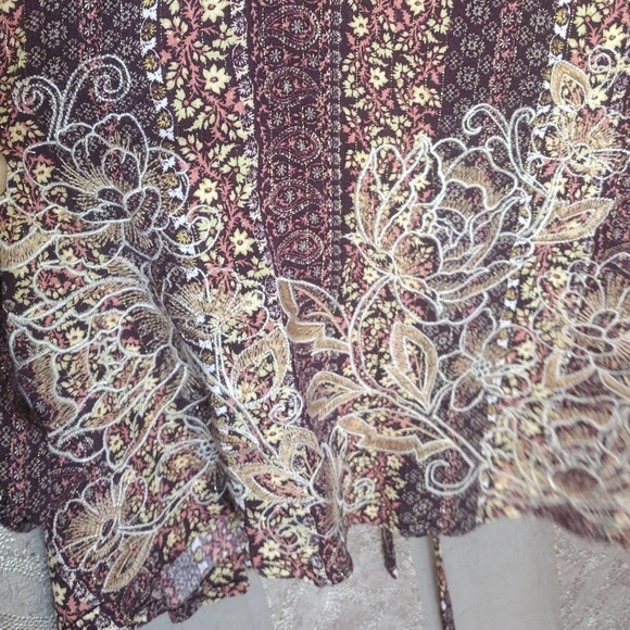 Floral Print V-Neck Women's Blouse in Brown and Cream - Picture 3 of 13